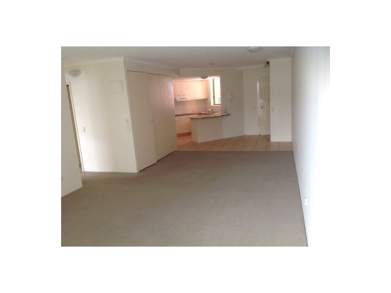 6/124 Queen Street, Southport QLD 4215