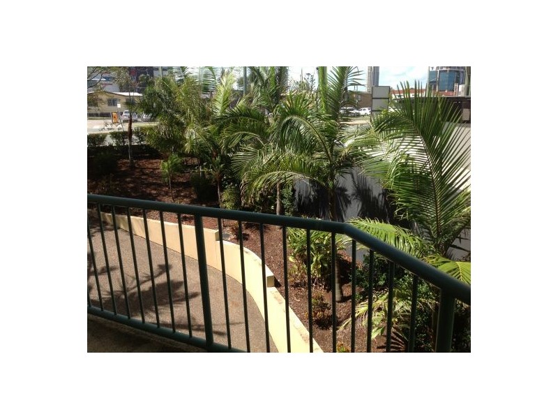 6/124 Queen Street, Southport QLD 4215