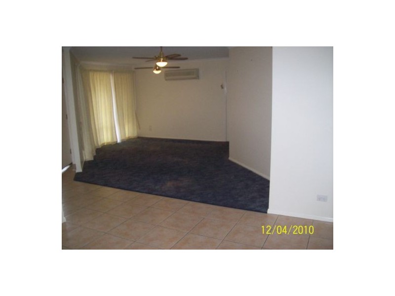 34 Mountain View Crescent, Mount Warren Park QLD 4207