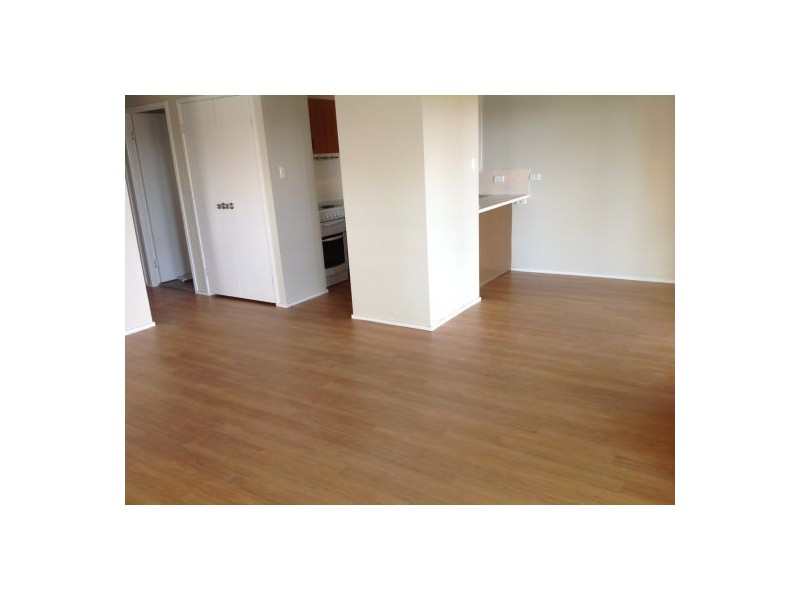 1/168 Whiting Street, Labrador QLD 4215