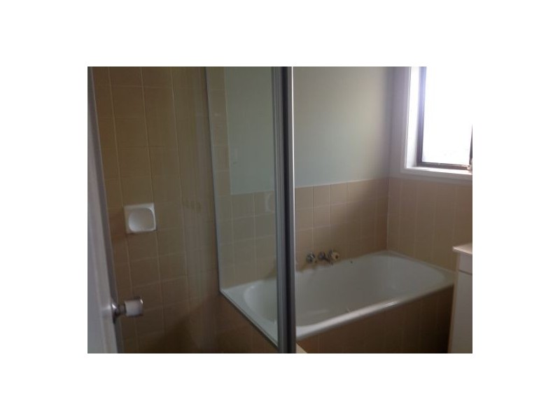 1/168 Whiting Street, Labrador QLD 4215