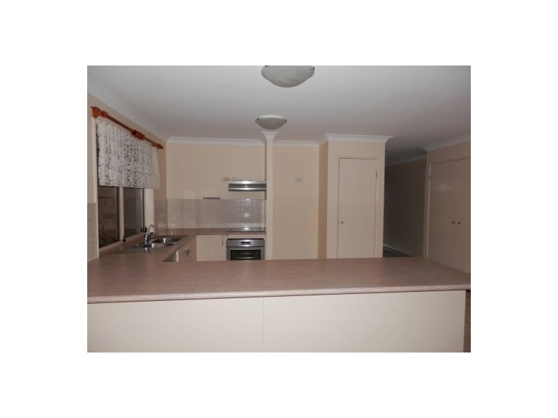 28 Pineview Drive, Oxenford QLD 4210