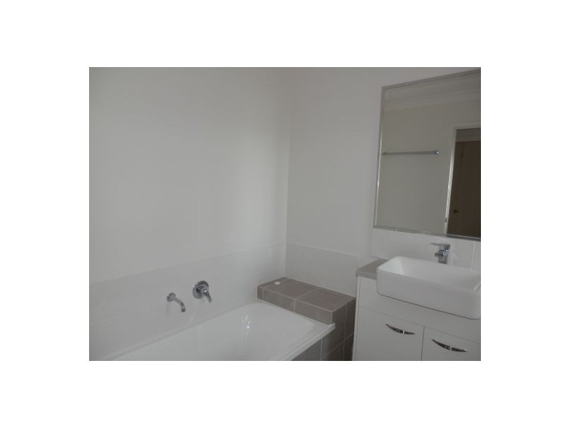 4 Mersey Street, Upper Coomera QLD 4209