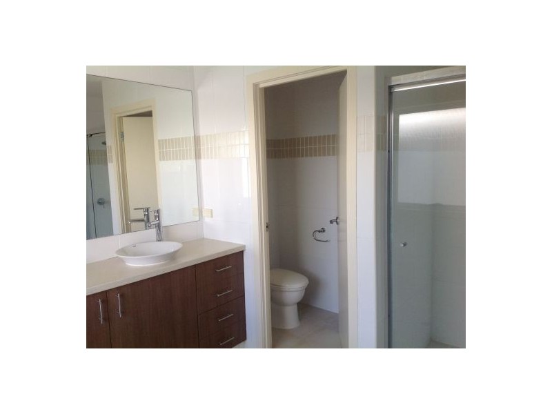 40 Pathfinder Road, Coomera Waters QLD 4209