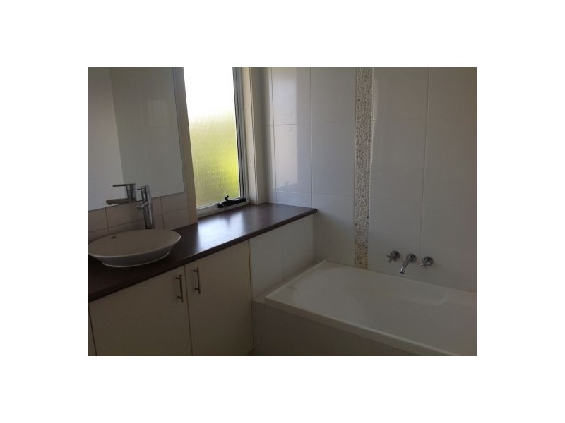 40 Pathfinder Road, Coomera Waters QLD 4209