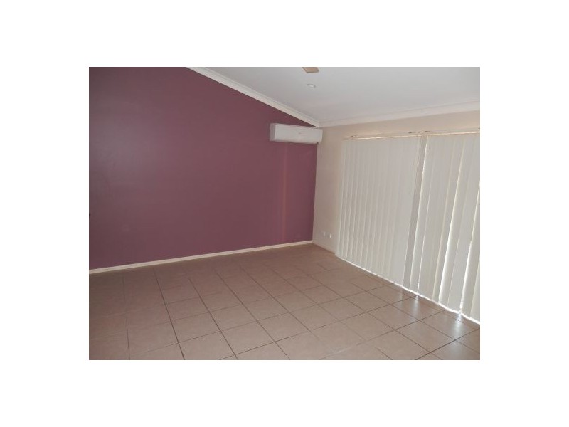 2/30 Goldcrest Drive, Upper Coomera QLD 4209