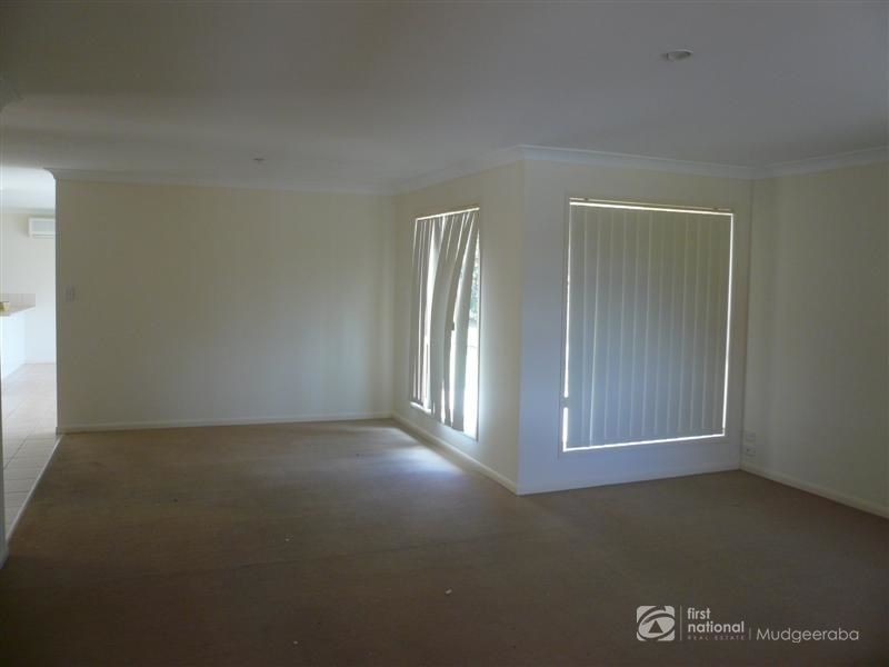 40 Maltravers Drive, Arundel QLD 4214