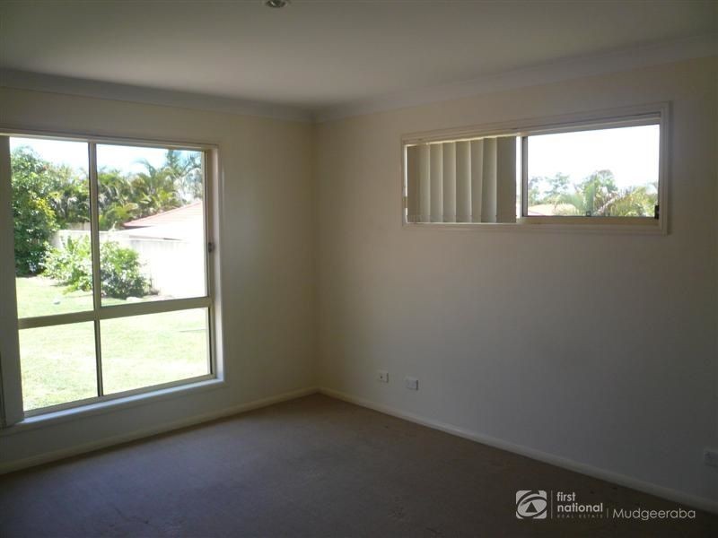 40 Maltravers Drive, Arundel QLD 4214