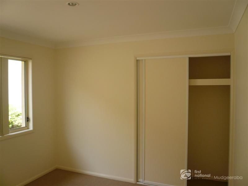 40 Maltravers Drive, Arundel QLD 4214
