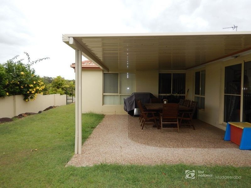 40 Maltravers Drive, Arundel QLD 4214