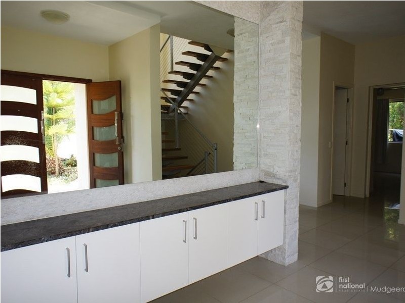 2 Hannah Court, Worongary QLD 4213