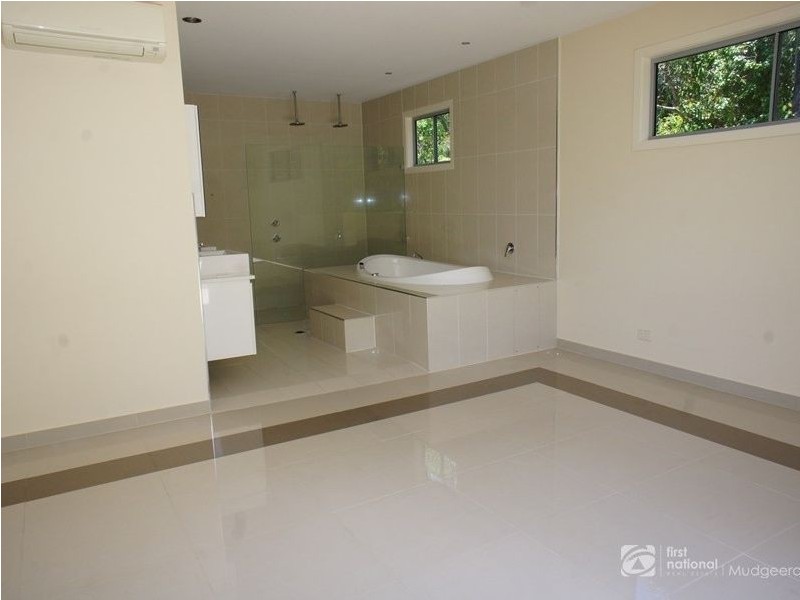 2 Hannah Court, Worongary QLD 4213
