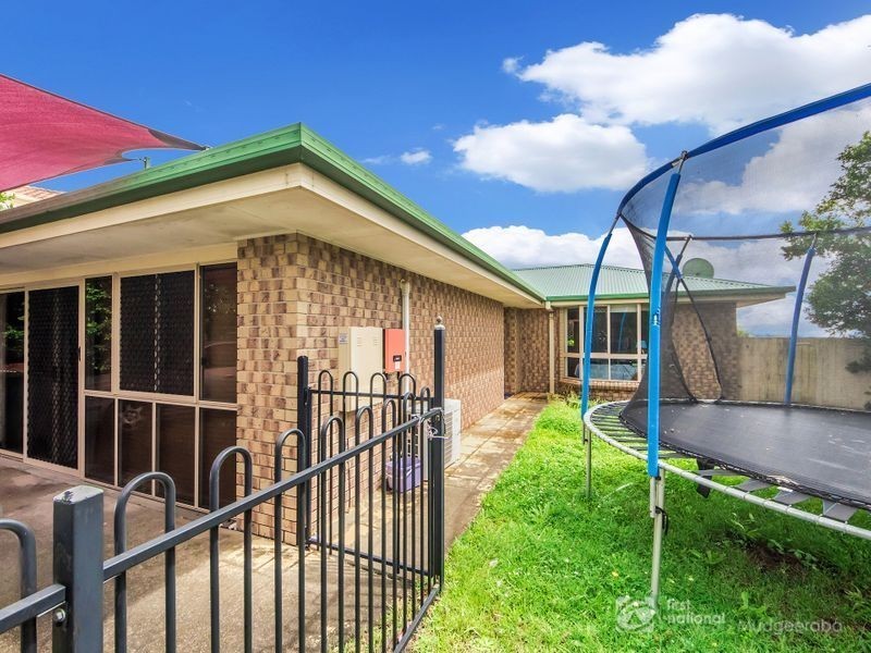 4 Pineneedle Court, Oxenford QLD 4210