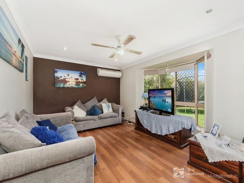 4 Pineneedle Court, Oxenford QLD 4210