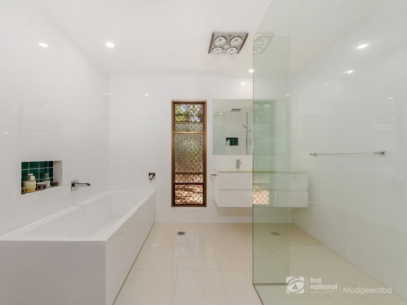 35 Thredbo Drive, Worongary QLD 4213