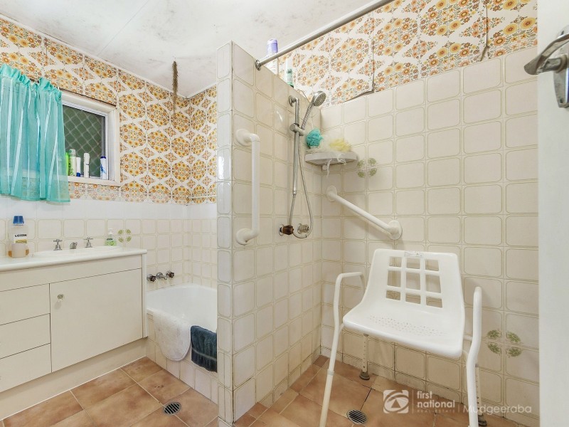 13 Kumbari Avenue, Southport QLD 4215