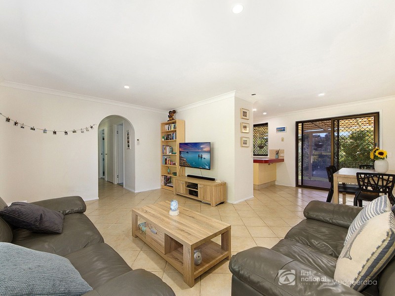 33 Moonbeam Parade, Mudgeeraba QLD 4213