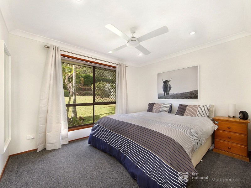 33 Moonbeam Parade, Mudgeeraba QLD 4213