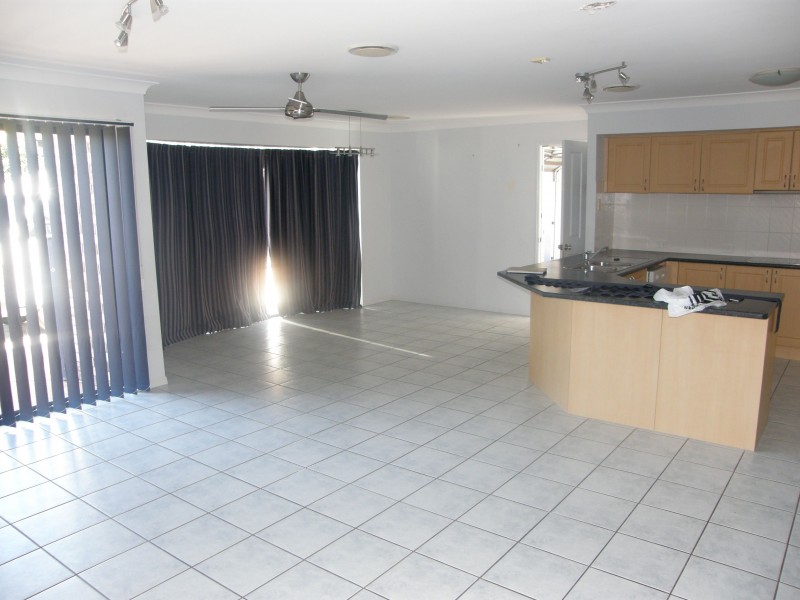 69 Kincaid Drive, Highland Park QLD 4211