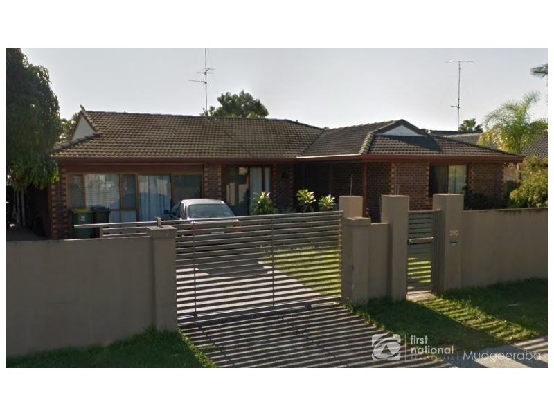390 Rio Vista Boulevard, Mermaid Waters QLD 4218