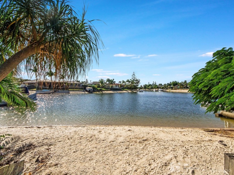 170 Sunshine Boulevard, Mermaid Waters QLD 4218