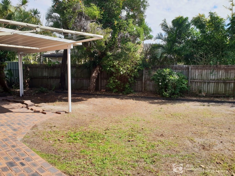 1/13 Russell Court, Miami QLD 4220