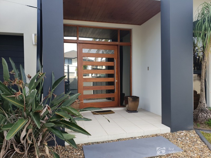 44 Coomera Court, Helensvale QLD 4212