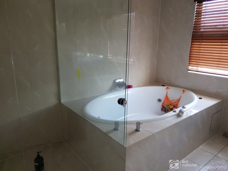 44 Coomera Court, Helensvale QLD 4212