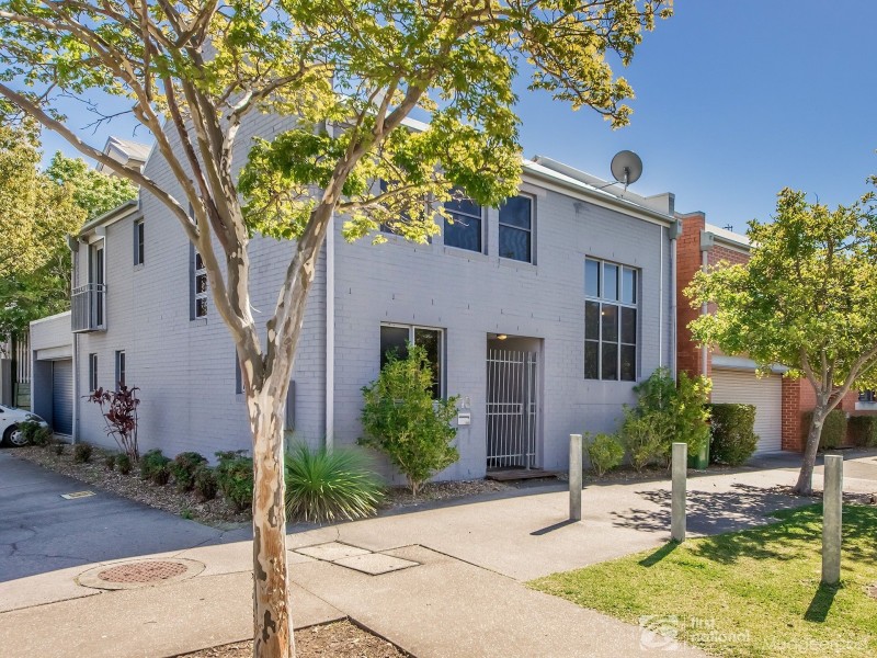 13 Bellvue Drive, Varsity Lakes QLD 4227