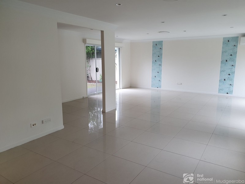 24 Kingfisher Crescent, Burleigh Waters QLD 4220