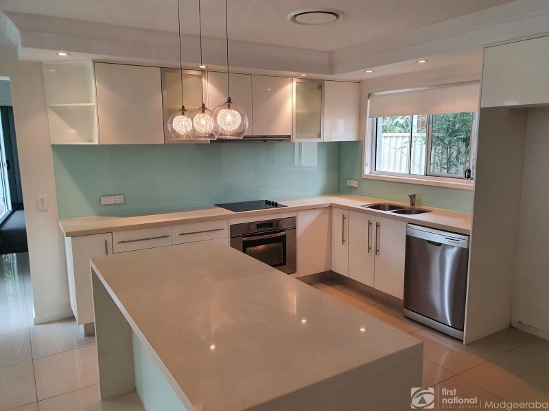 24 Kingfisher Crescent, Burleigh Waters QLD 4220