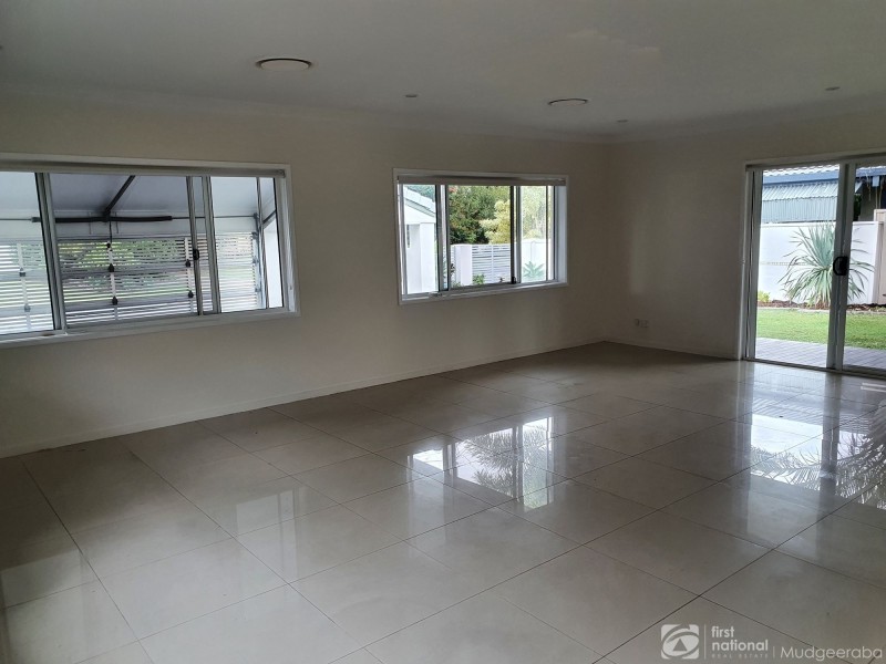 24 Kingfisher Crescent, Burleigh Waters QLD 4220