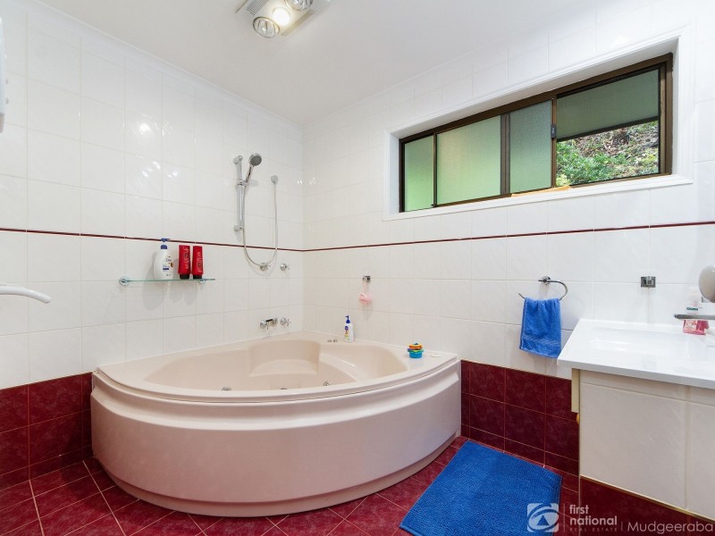 72 Wallaby Drive, Mudgeeraba QLD 4213