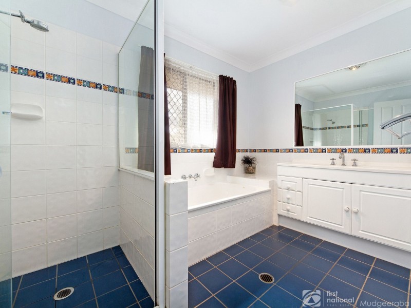 69 Kincaid Drive, Highland Park QLD 4211