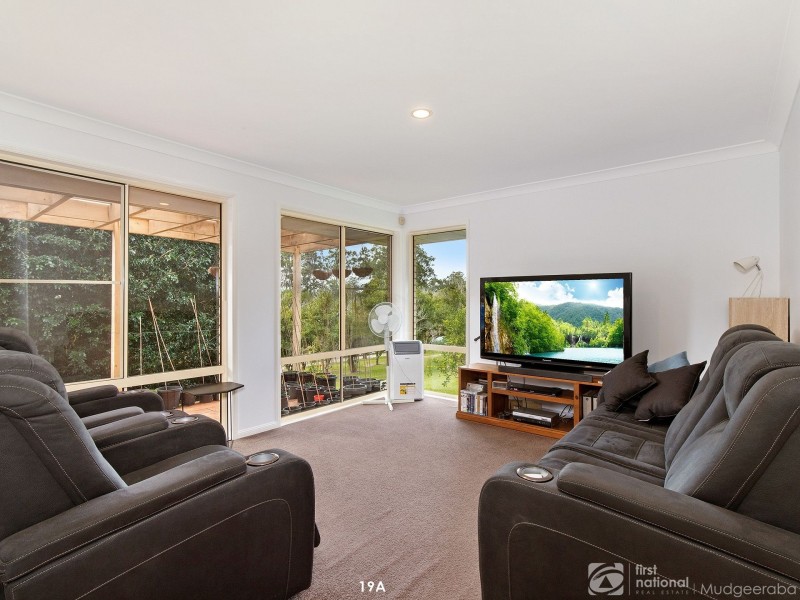 19 Rayner Lane, Mudgeeraba QLD 4213