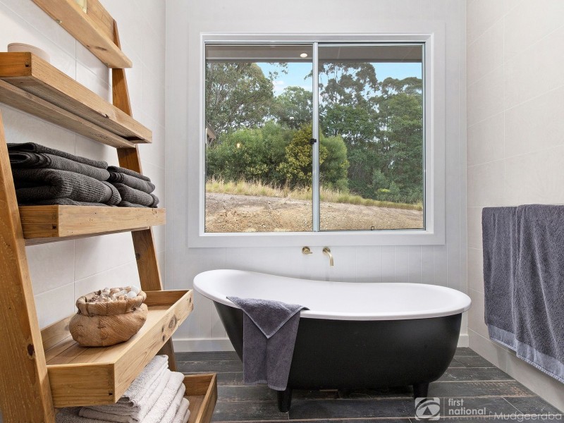 30 Aylesham Drive, Bonogin QLD 4213