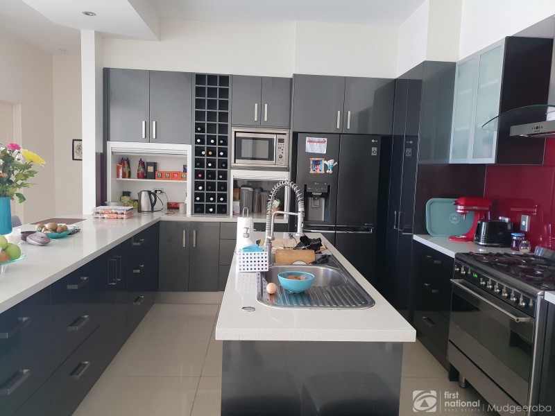 44 Coomera Court, Helensvale QLD 4212