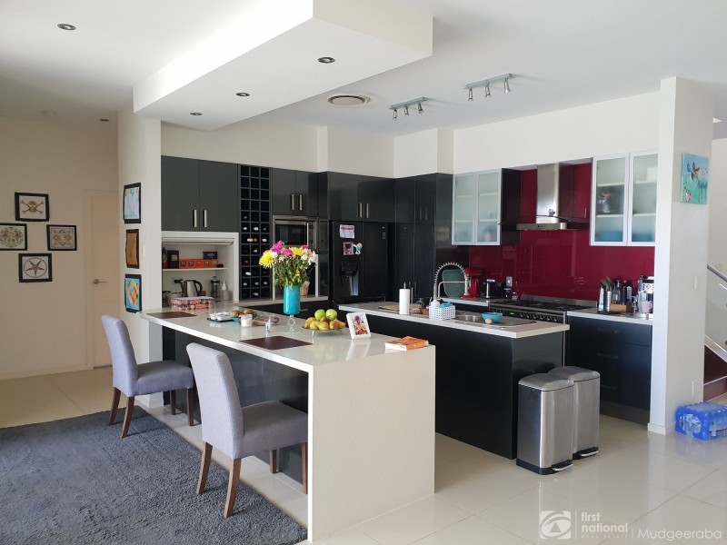 44 Coomera Court, Helensvale QLD 4212