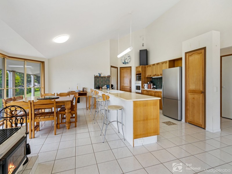 113 Chesterfield Drive, Bonogin QLD 4213