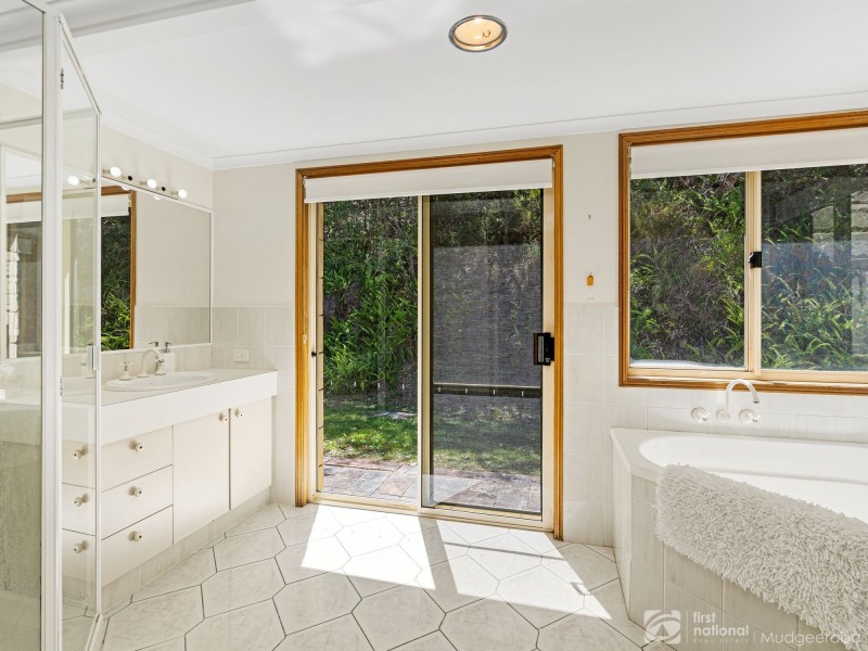 113 Chesterfield Drive, Bonogin QLD 4213