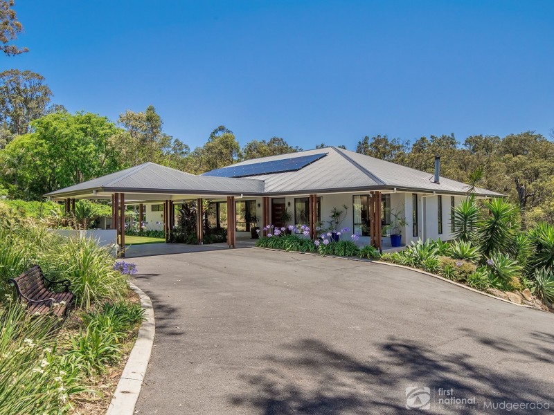 4 Narrabri Court, Gaven QLD 4211