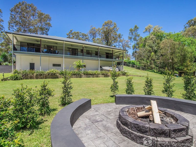 4 Narrabri Court, Gaven QLD 4211
