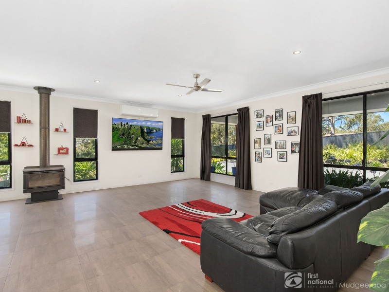 4 Narrabri Court, Gaven QLD 4211