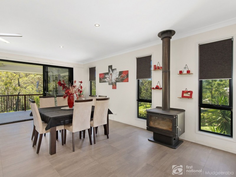 4 Narrabri Court, Gaven QLD 4211