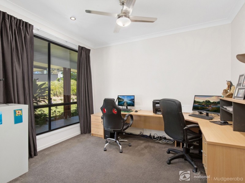 4 Narrabri Court, Gaven QLD 4211