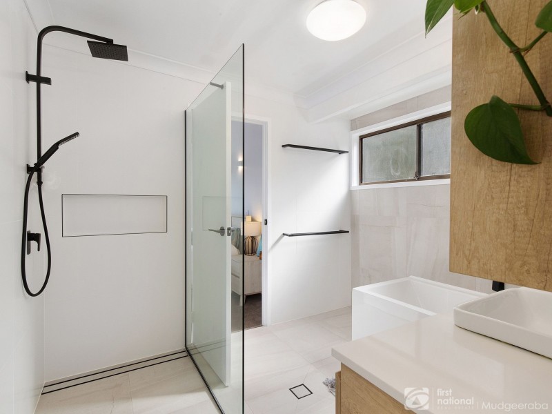 15 Duke Court, Tallai QLD 4213