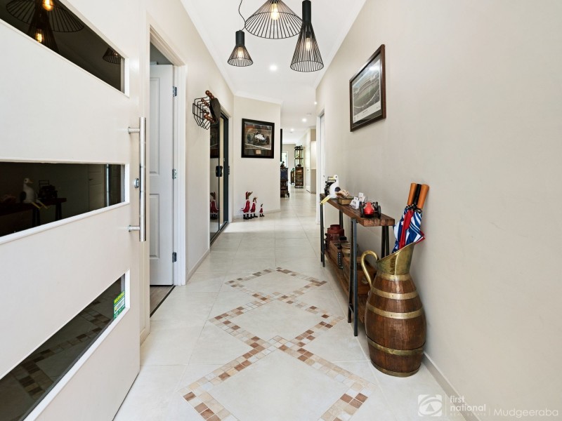 21 Port Peyra Crescent, Varsity Lakes QLD 4227