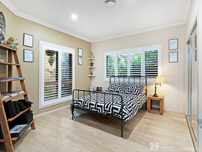 21 Port Peyra Crescent, Varsity Lakes QLD 4227