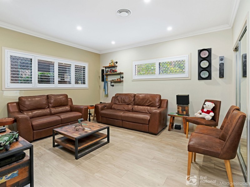 21 Port Peyra Crescent, Varsity Lakes QLD 4227