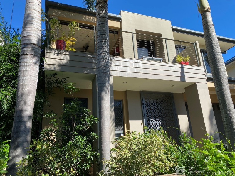 21 Port Peyra Crescent, Varsity Lakes QLD 4227